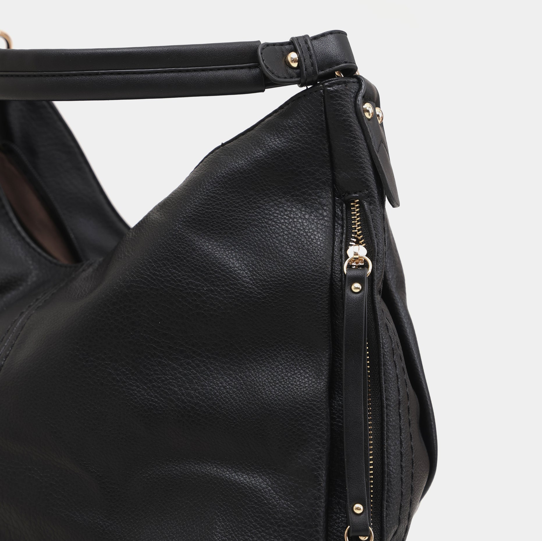 Valmont Handbag – The Bag That Commands Attention